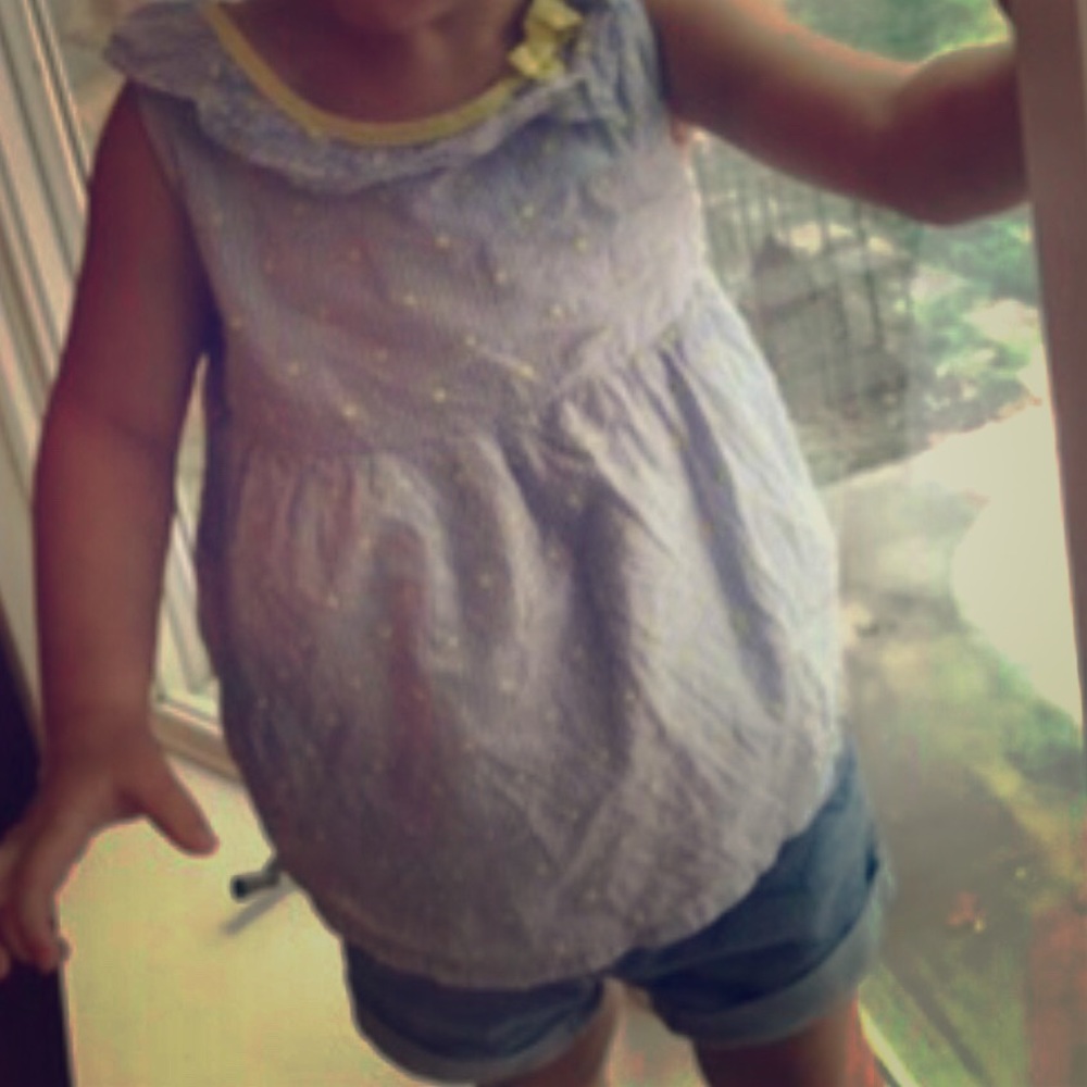 Spring/summer. Fits like 2T (actual 3T)